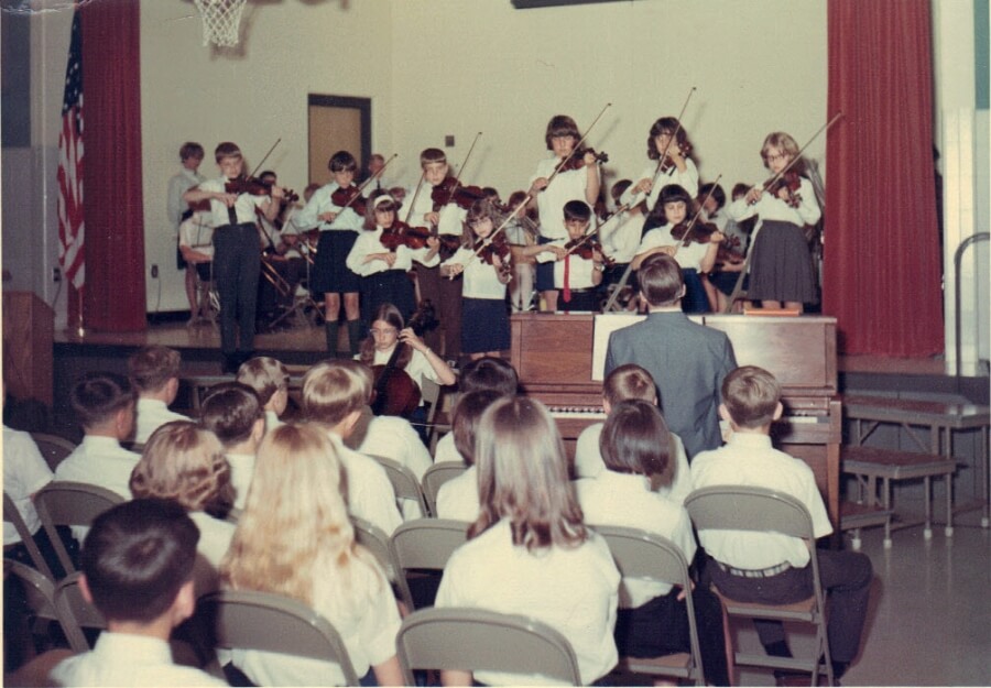 Schuyler Hoffman (Daryl Hoffman) playing violin in 4th grade at Pearl Street Elementary School