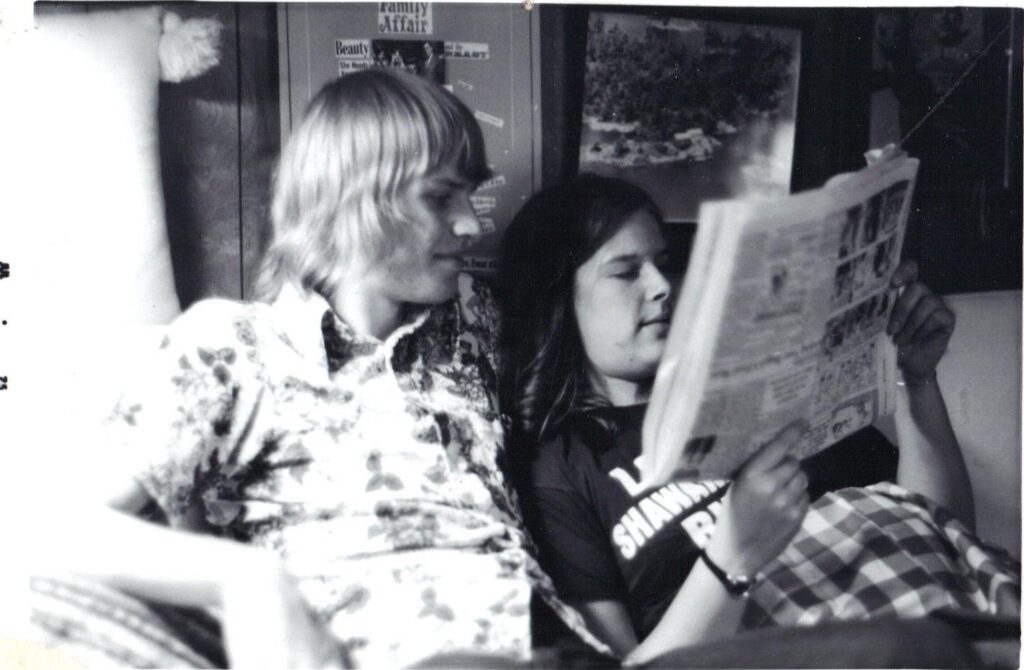 Schuyler Hoffman (Darly Hoffman) with Laura Ludwig Tiberi in the Herald office at Harding High School in Marion, Ohio