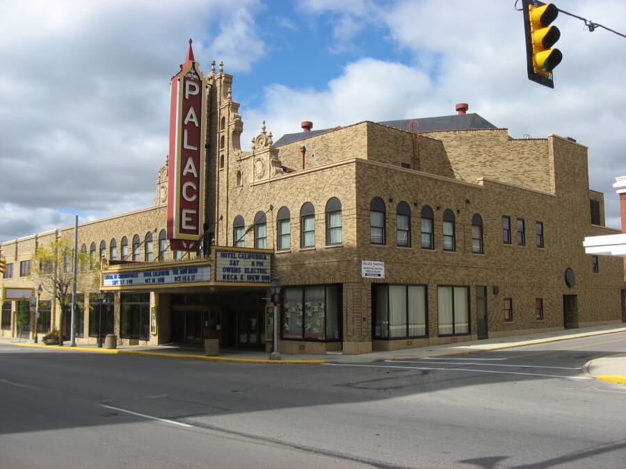 Exterior of the Palace Theater in Marion, Ohio