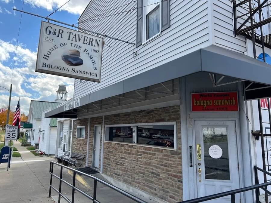 G&R Tavern in Waldo, Ohio