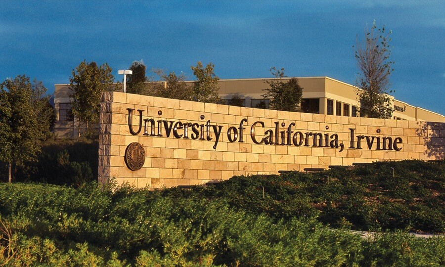 Entry wall sign to the University of California, Irvine